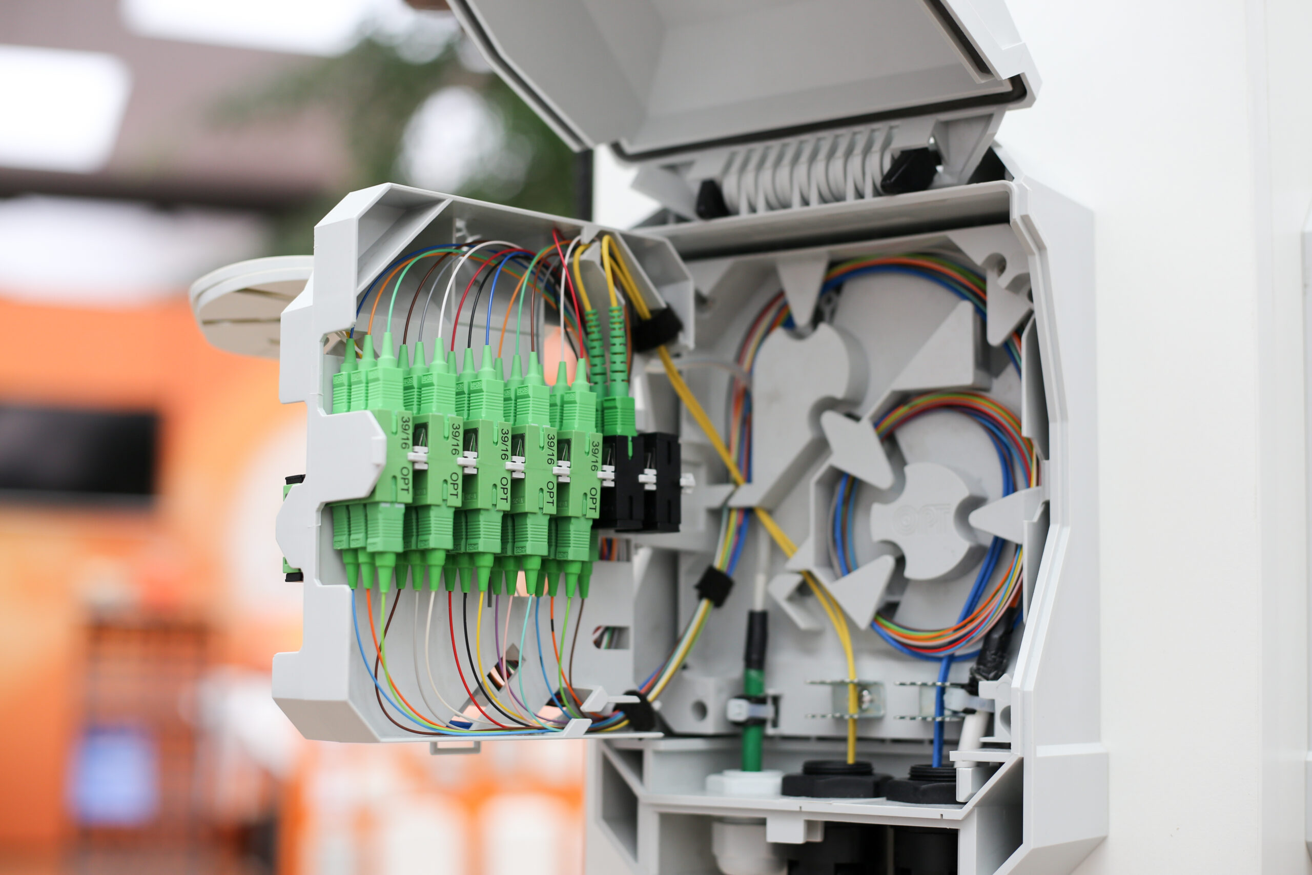 Fiber to the home (FTTH) connection